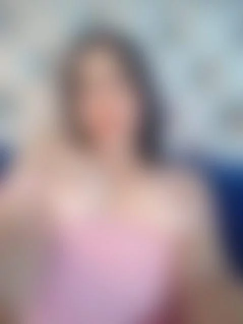 I am available to you now! enter my broadcast by ashliecoxs