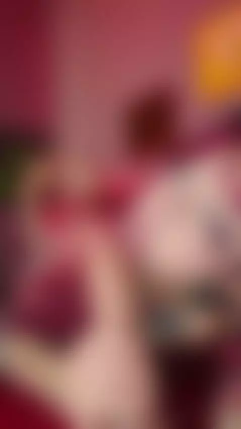 im very wet when i suck with my two thongue 😋 by elettraroux