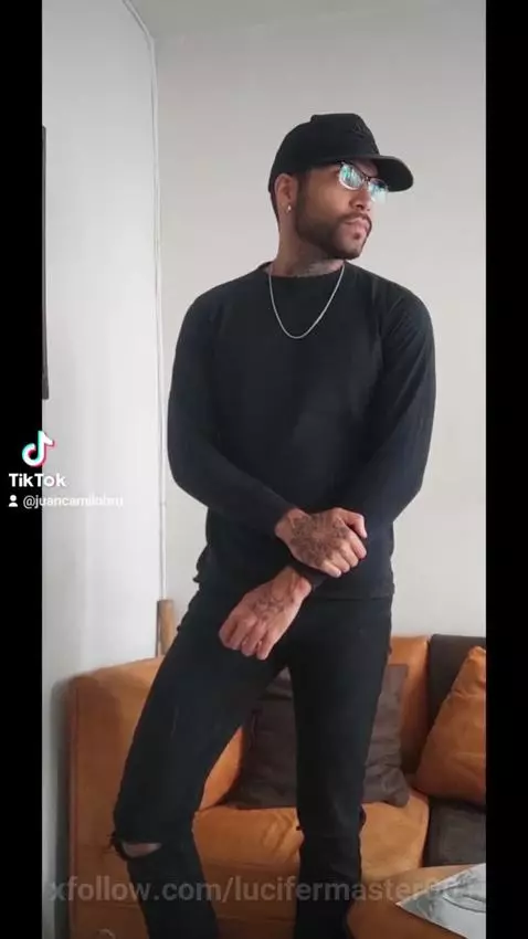 #black #tatoos #latino #master #hot #warm
chaturbate.com/b/l... by lucifermaster001