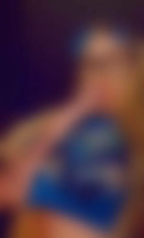 MESSAGE ME ON MY 💦ONLYFANS💦 SO I CAN SWALLOW YOUR WARM CUM 🍆... by italiansophia