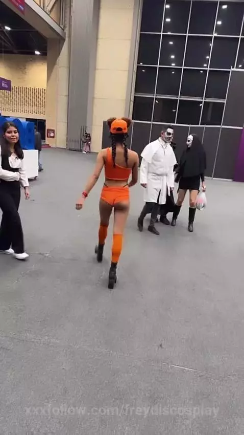 y la perra seguia y seguia xD 🦊 by freydiscosplay