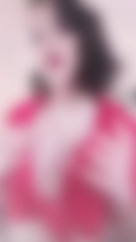 Red❤️ by joyhannah