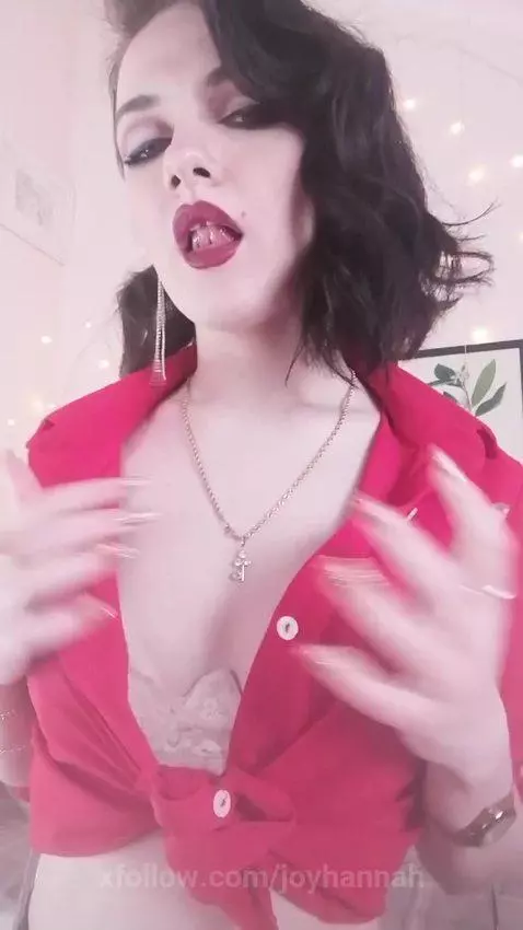 Red❤️ by joyhannah