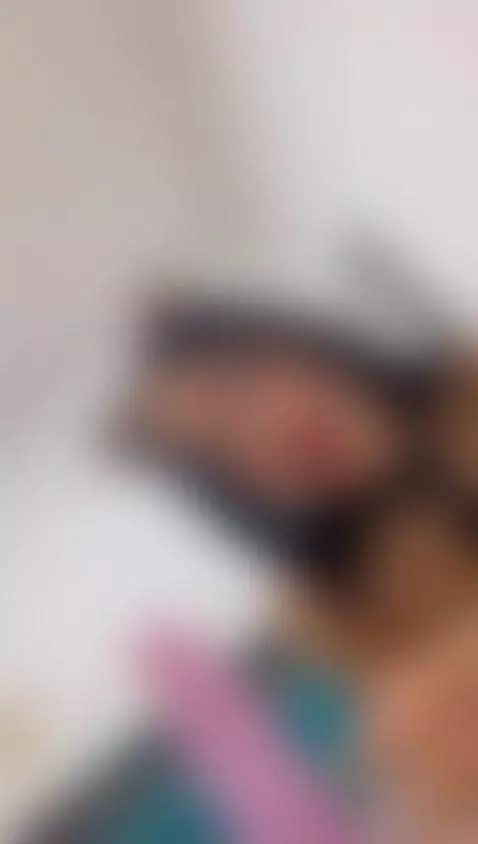 A delicious blowjob before going to sleep by emiily-cutte