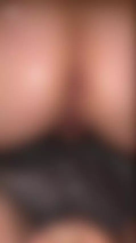 she is a wet dream🌊💦 by mrloyal96