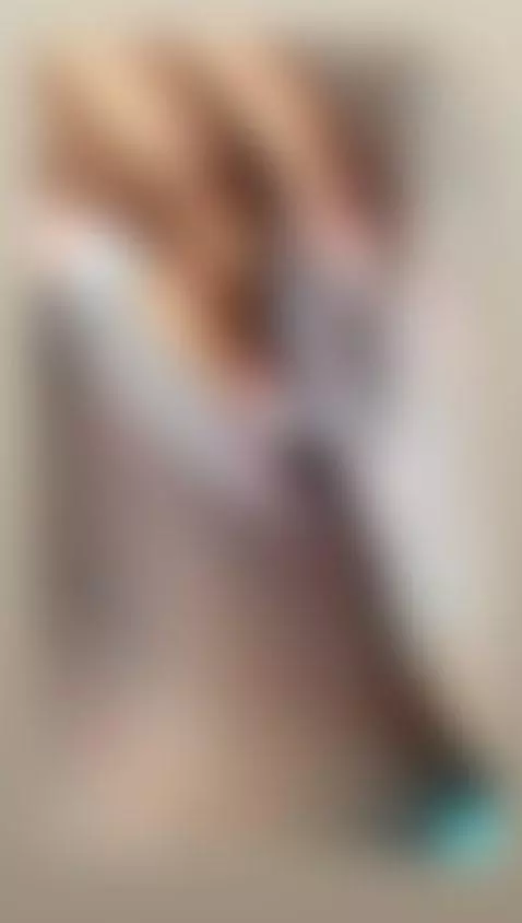 A brunette girl's pussy will always attract attention, this ... by alisharogerrs