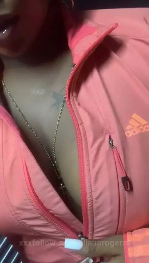 I am geting ready in the gym by alisharogerrs