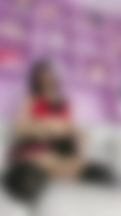 I'm hot 🥵 by mollycrystals