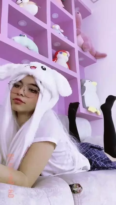 I want your cock in my mouth by mollycrystals