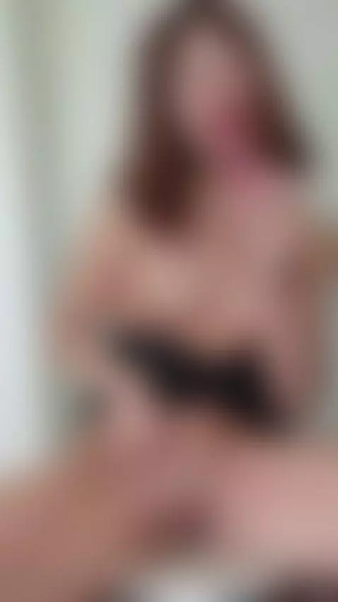 Sir, let me blow you. 😋 write me on Onlyfans if your 🍆 is ha... by rundalya