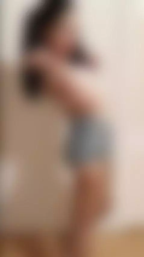 I'm taking off my top, do you like the wide checkered tights... by rundalya