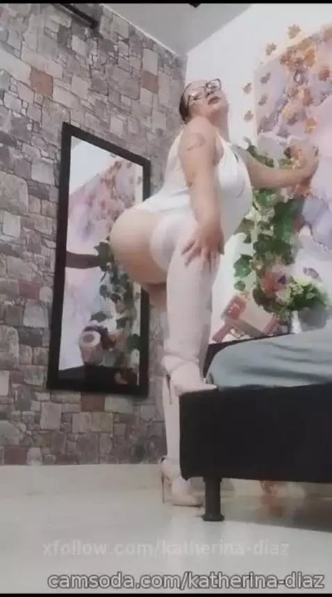 Welcome honey... by katherina-diaz