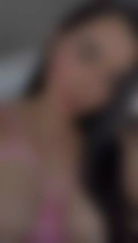 Hi Lissa is waiting for you by lissagomez