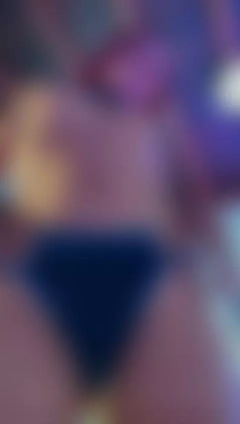 The days begin with the tasty of a vibrant brunette body 💙🙈⭐... by melissa-stonee