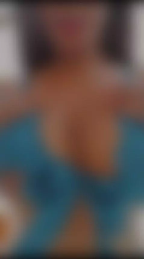 Would you like to help me uncover this gift? by chantalgil