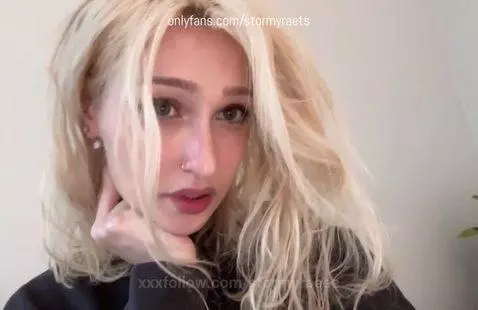 Kiss me? I've been really good! 🥰 by stormyraeee