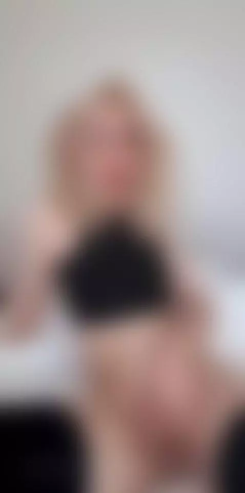 Do any older guys wanna fuck me? >.< by stormyraeee