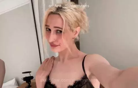 Say ahhh :3 by stormyraeee