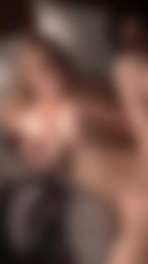 Follando rapido antes de que llegue mi marido  a casa🍆💦 by danieelagomezdg2