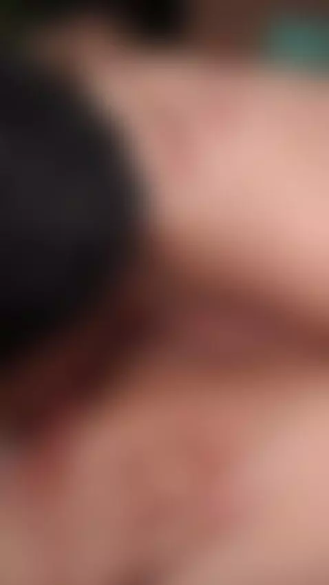 Metiendo su lengua en mi hermoso culo y coño, se sentian muc... by danieelagomezdg2