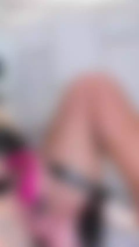 Hot girl here!! by jessy-evanss