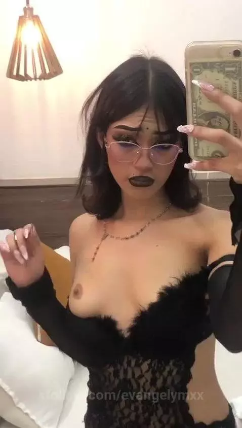 Soon on camsoda, follow me for more content🧁🔥 by evangelymxx