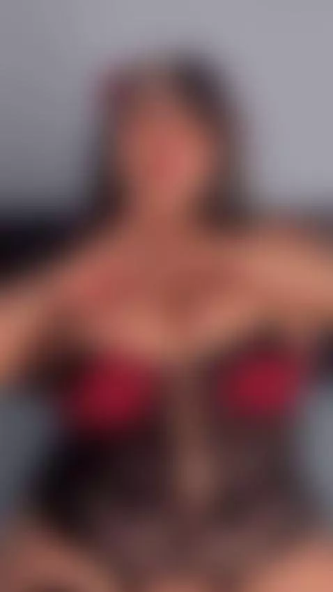 This throat is yours. Claim it. 💋 by karmilla-rosse