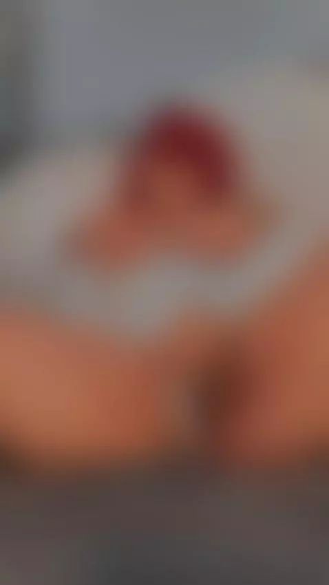 Hands on my curves. Now. 😏 by karmilla-rosse