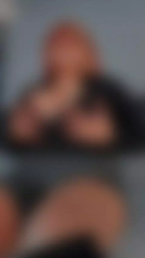 Horny curvy girl with huge tits by karmilla-rosse