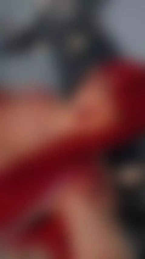 red day... come and spank me so that the only red thing does... by karmilla-rosse