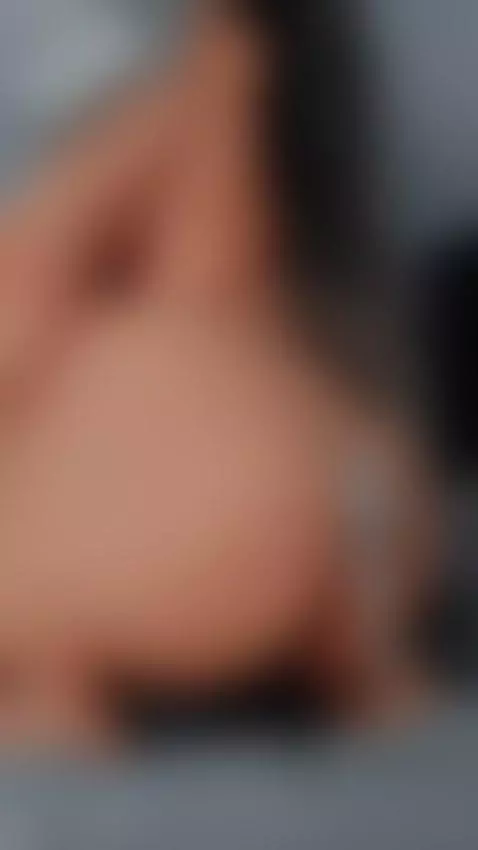 as you see me, very big and very beautiful...🍑 by karmilla-rosse