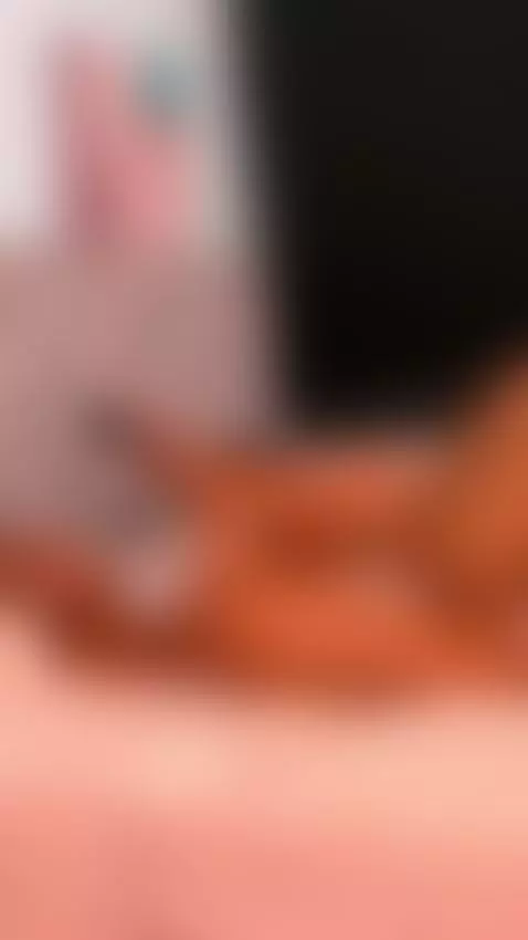 Me masturbo al lado de mi hermanastro sin que se de cuenta 🙊 by linitaa