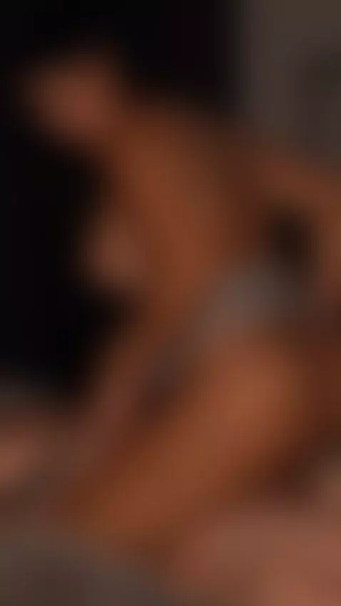 Te gusta como te muevo el culo papi? by linitaa