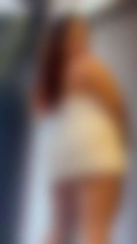 twerk in your face? by isabellmendeez