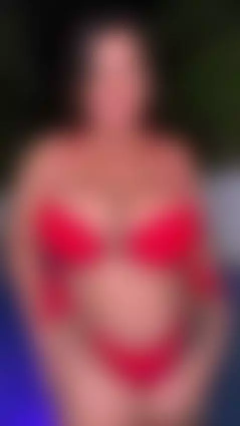 Stunning cleavage 🔥🔥 by isabellmendeez