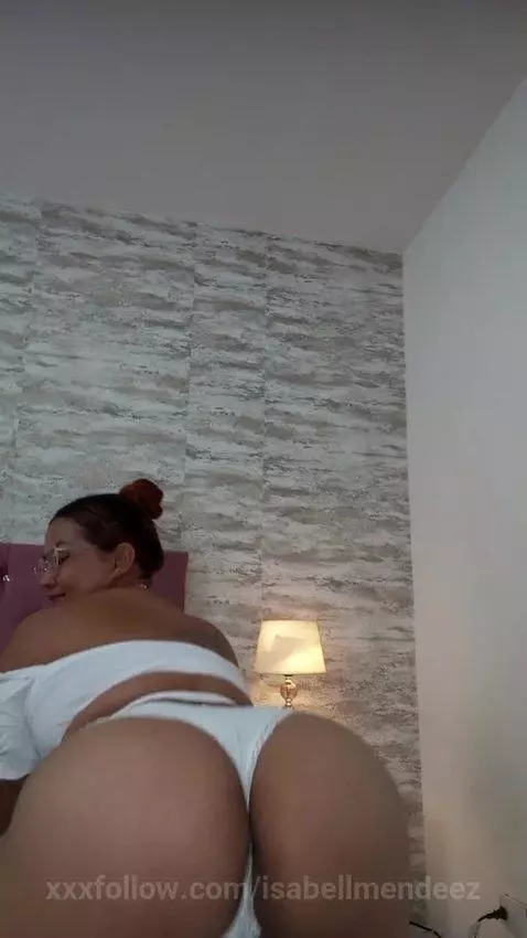 🍑🍑 by isabellmendeez