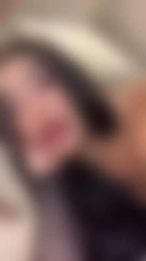 im very hot by shanon-hughes