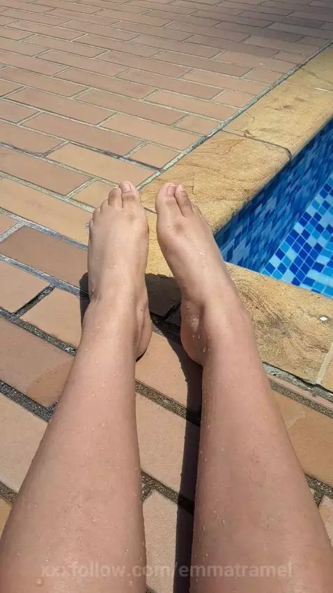 Do you love feet? Just imagine what I can do with mine… 😏👣💦 by emmatramel
