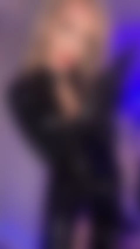 Shine My gloves up by misscourtneym