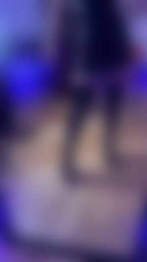 Kneel before My latex and boots by misscourtneym