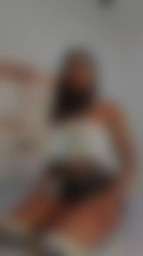 Online now🥰🥵 by ivonnemorris