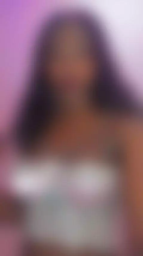 Online now🥰🥵 by ivonnemorris