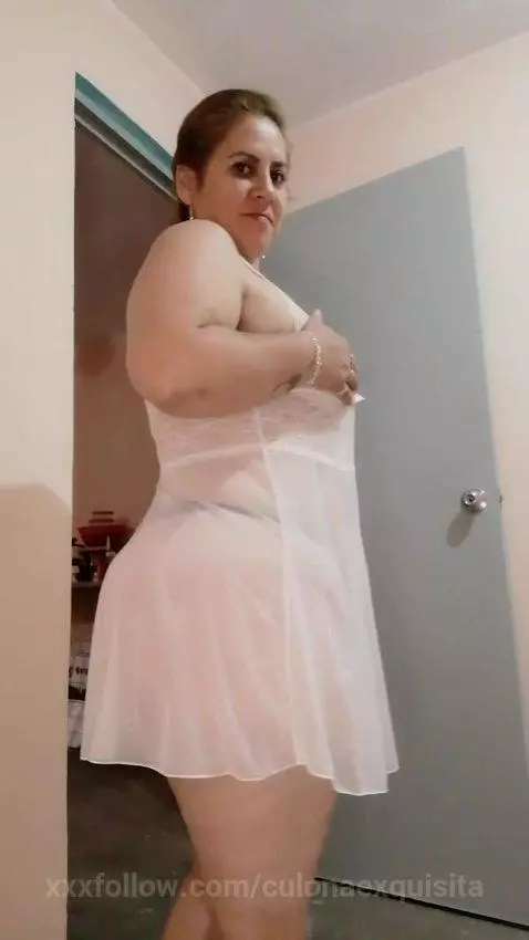 Me ayudas en la ducha papi by culonaexquisita