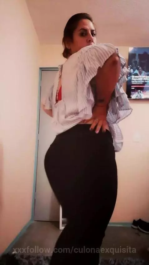 Yo. Ayudas con mis pantalones🥵 by culonaexquisita