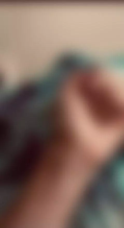 You need a hand? by liccy-hall