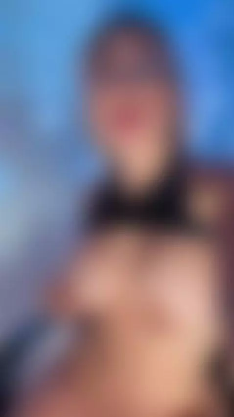 come over here and play with my tits by isabellaperezz