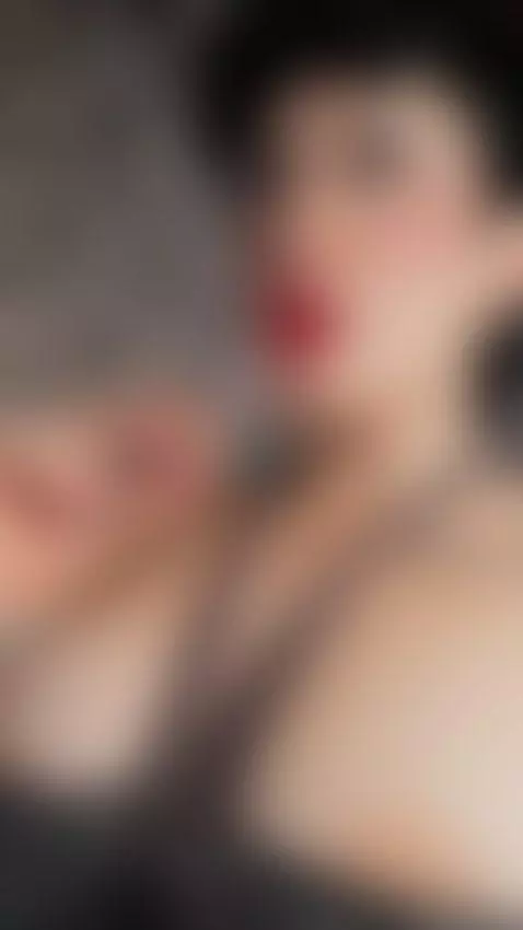 Feel my lips by amyy-ada