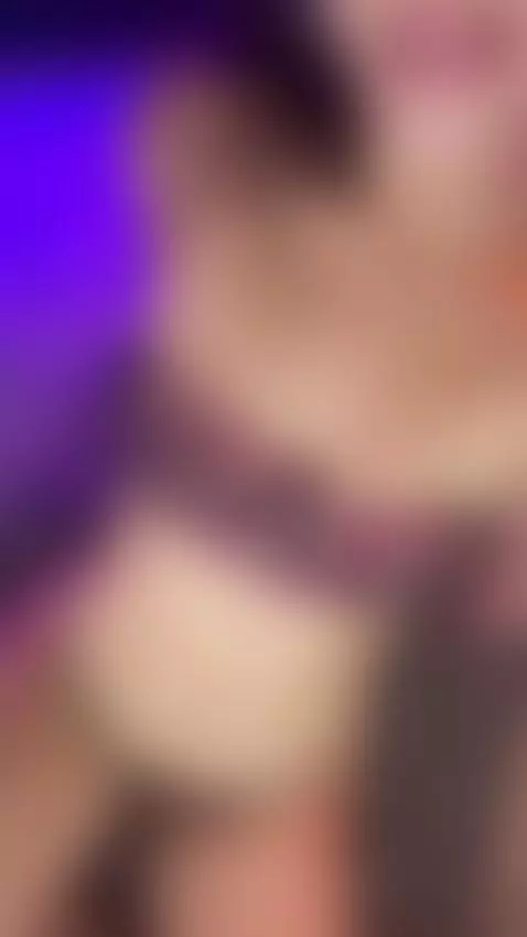 imagine your cum on my tongue 👅
I'm going to steal a kiss fr... by alejavibes