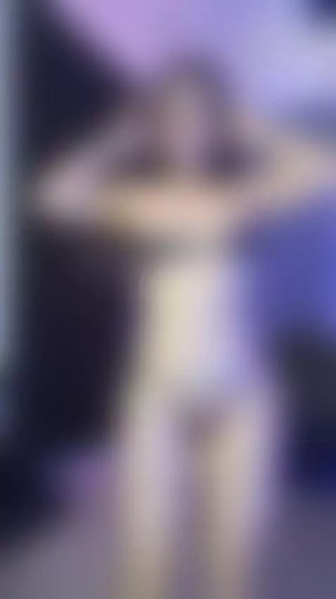 LIVE NOW !! A little oil on my body! Do you want to apply mo... by anna-parkker