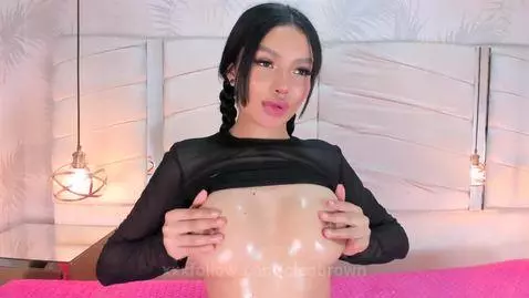 Come and let my oil tits finish the work love mmmm 💦🍑🍆🍆 by cleobrown